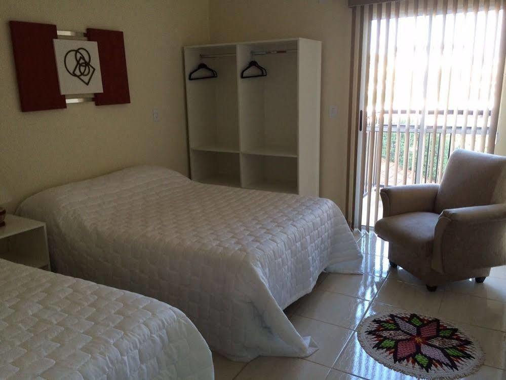 Flor Que Ri - Flats Mobiliados Na Localizacao